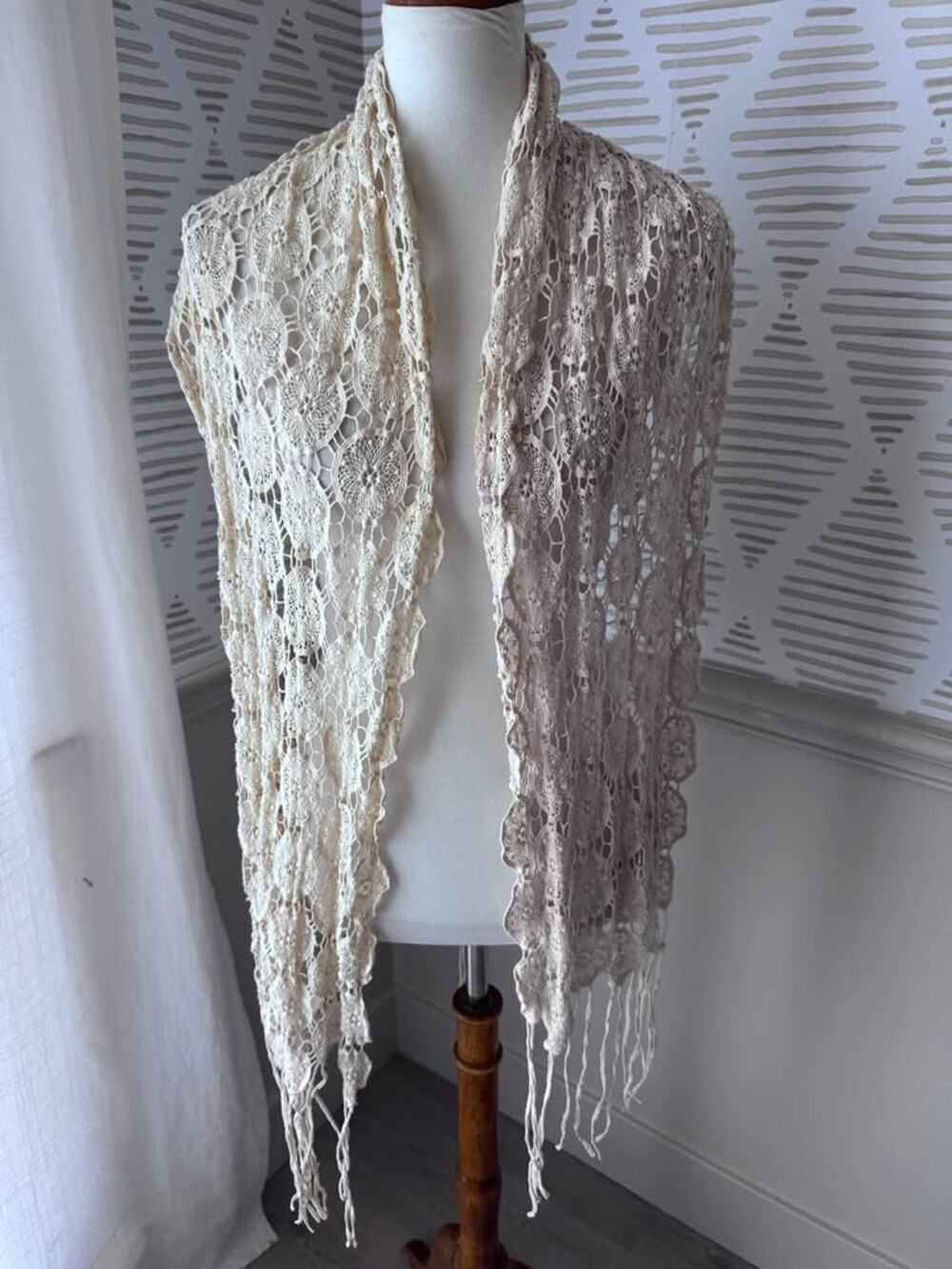 Vintage Y2K Lucky Brand Bohemian Knit Lace Croquet Cream Tassle Scarf Shawl